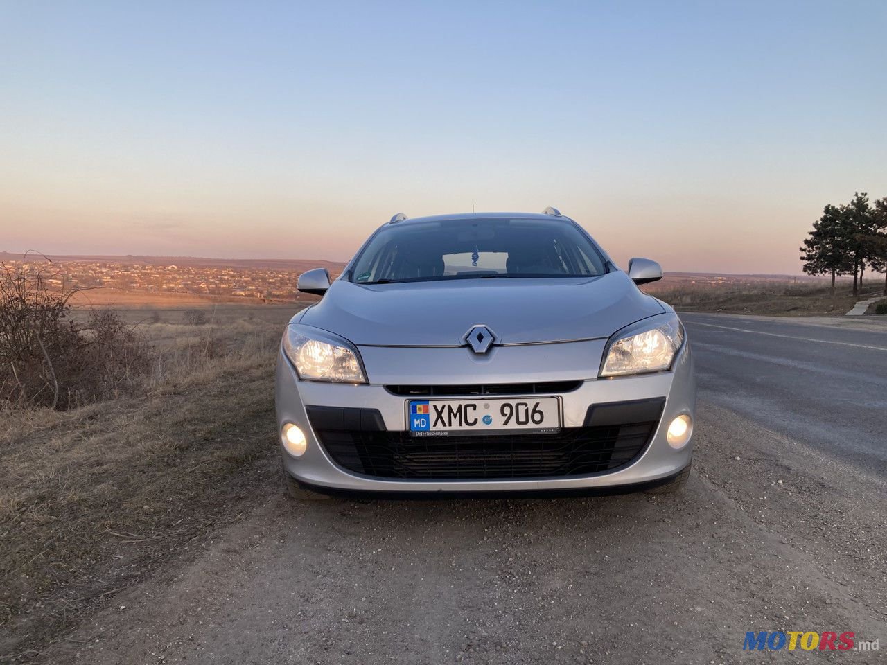 2012' Renault Megane photo #2