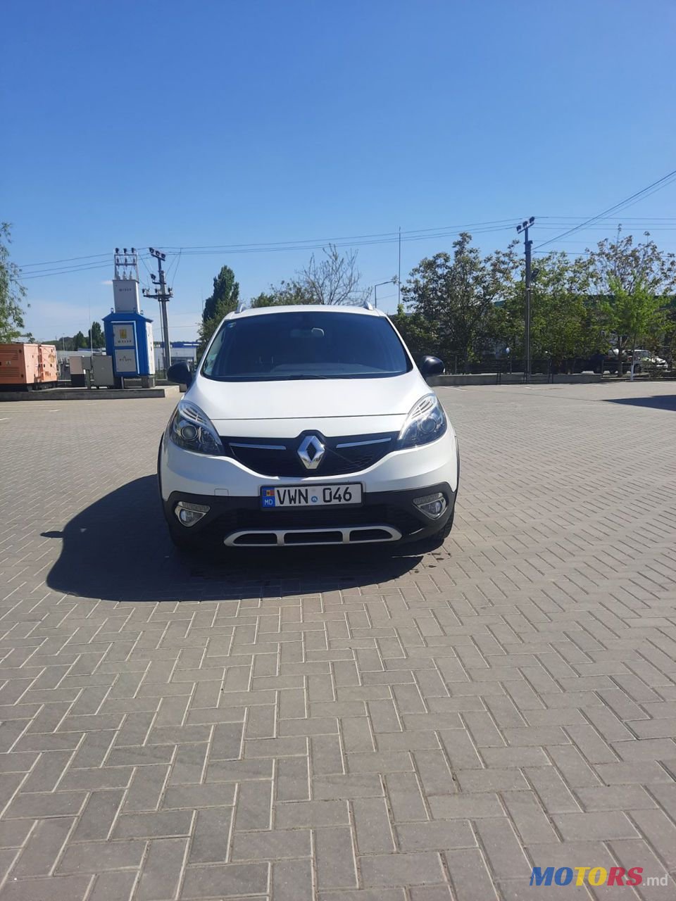 2013' Renault Scenic photo #1