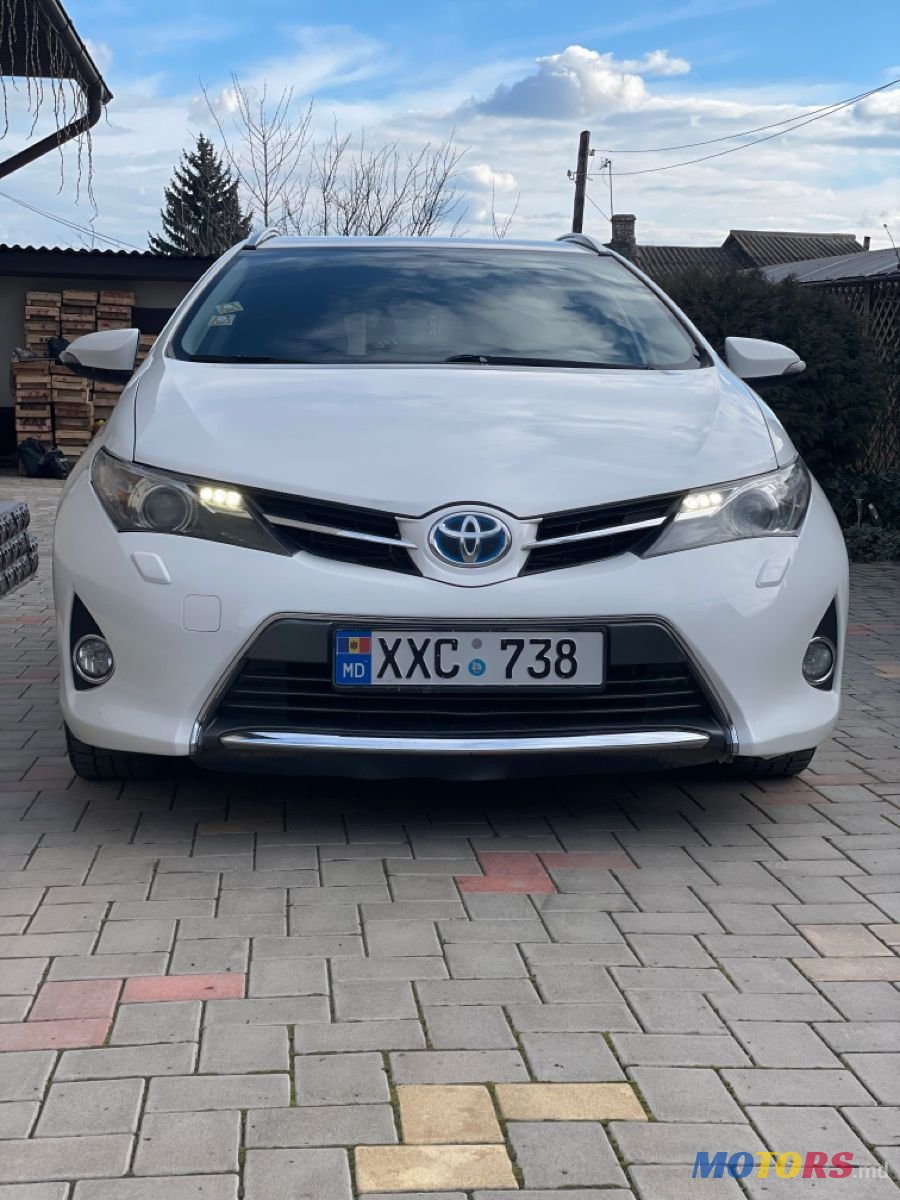 2015' Toyota Auris photo #4