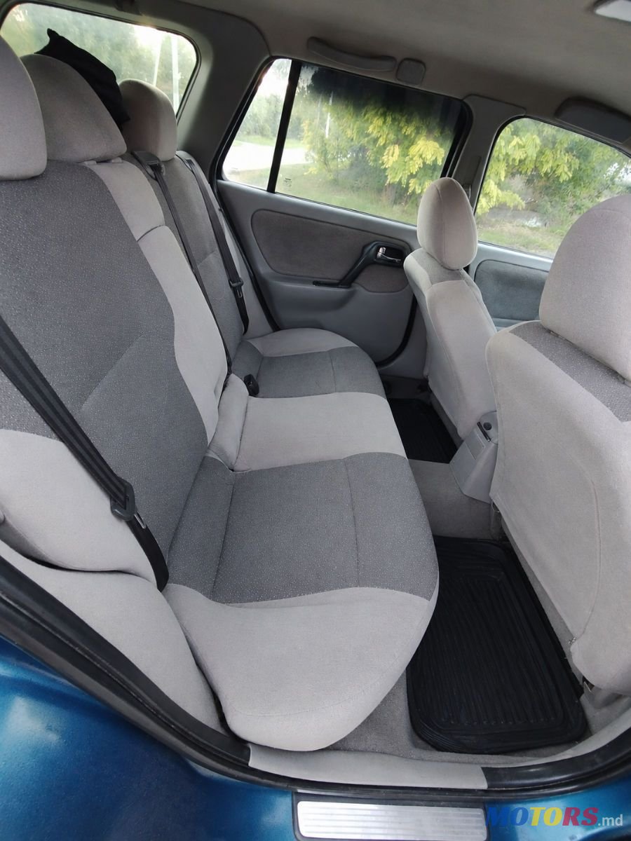 2002' Nissan Primera photo #4