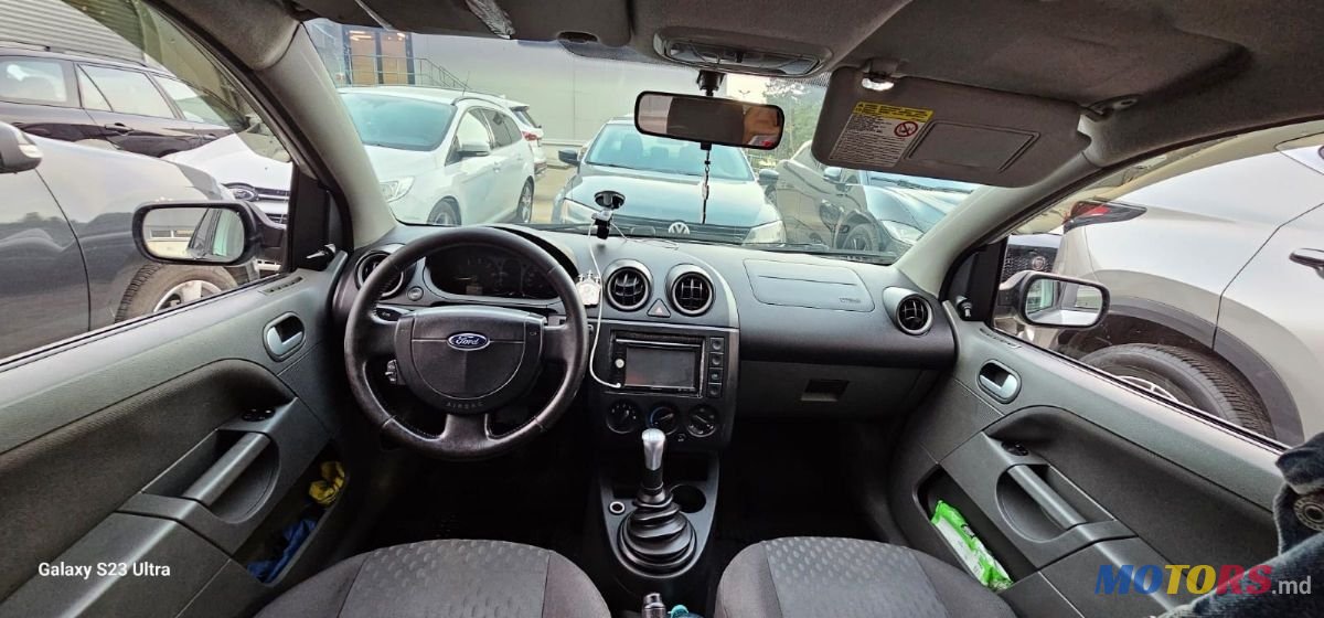 2002' Ford Fiesta photo #1