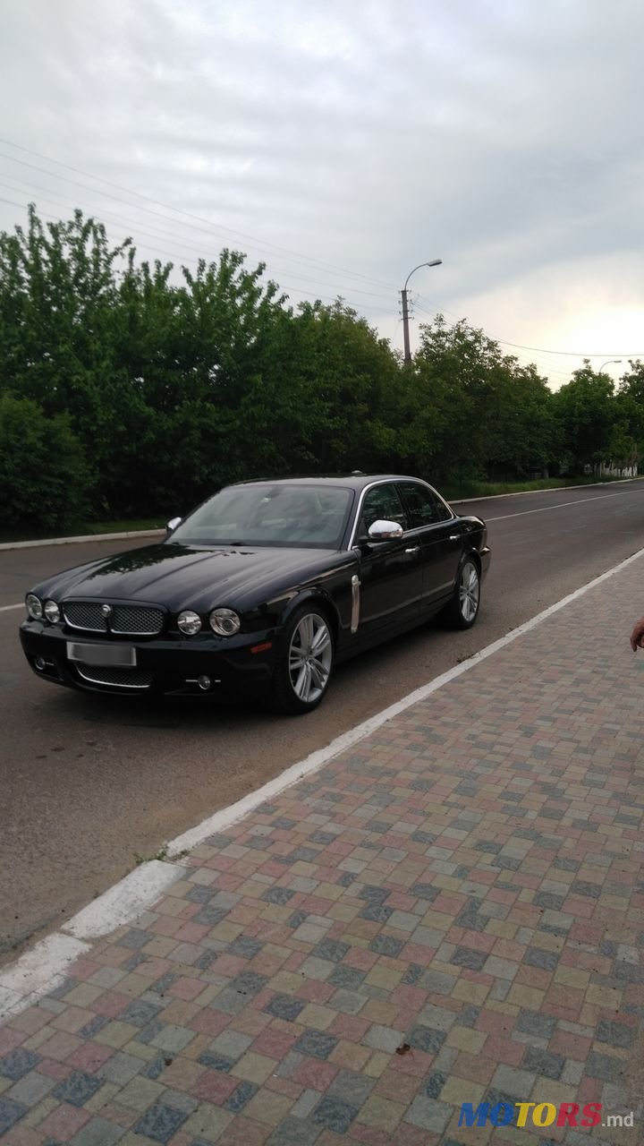 2009' Jaguar XJ photo #1