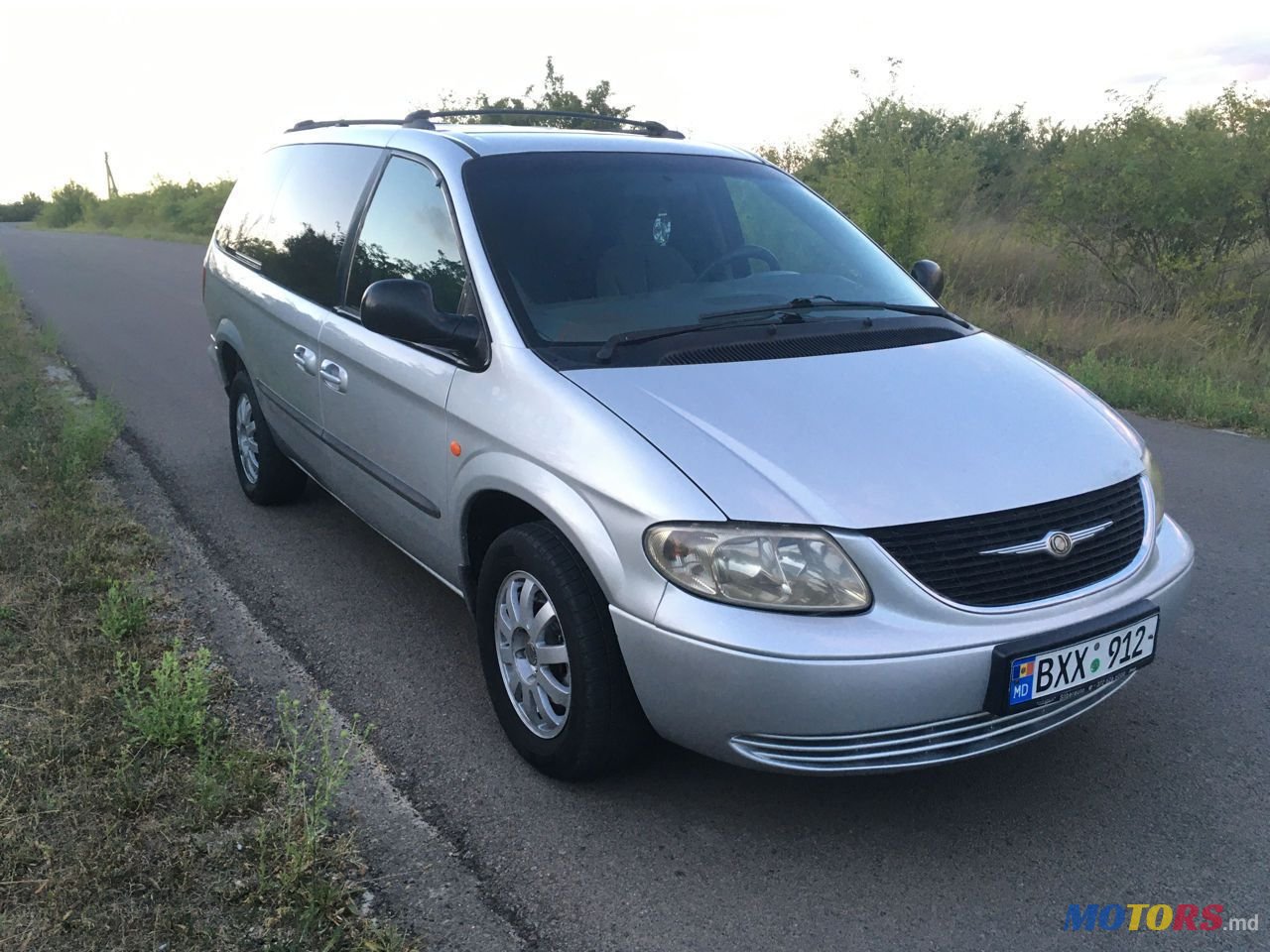 2003' Chrysler Grand Voyager photo #4