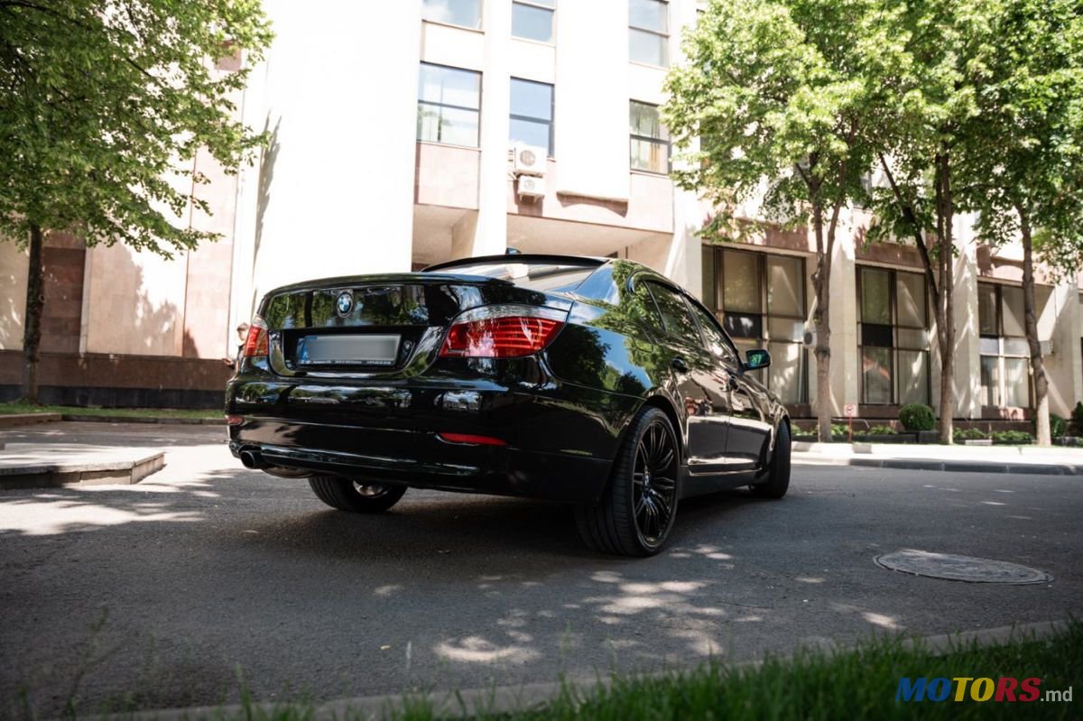 2009' BMW 5 Series photo #6