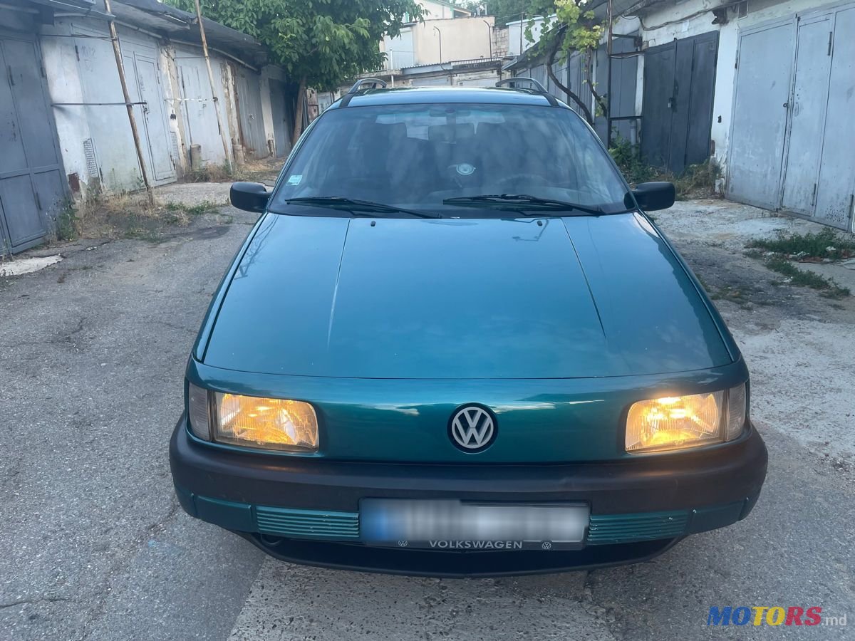 1992' Volkswagen Passat photo #2
