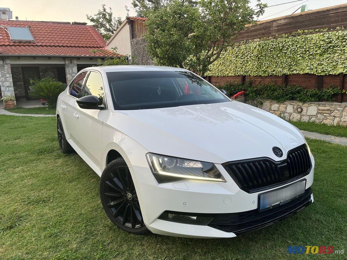 2019' Skoda Superb photo #2