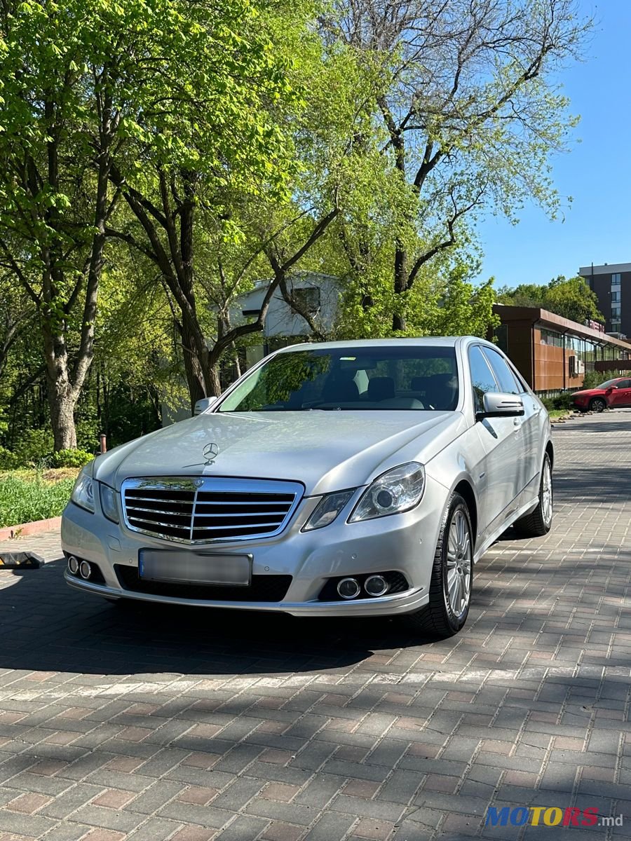 2009' Mercedes-Benz E-Class photo #2
