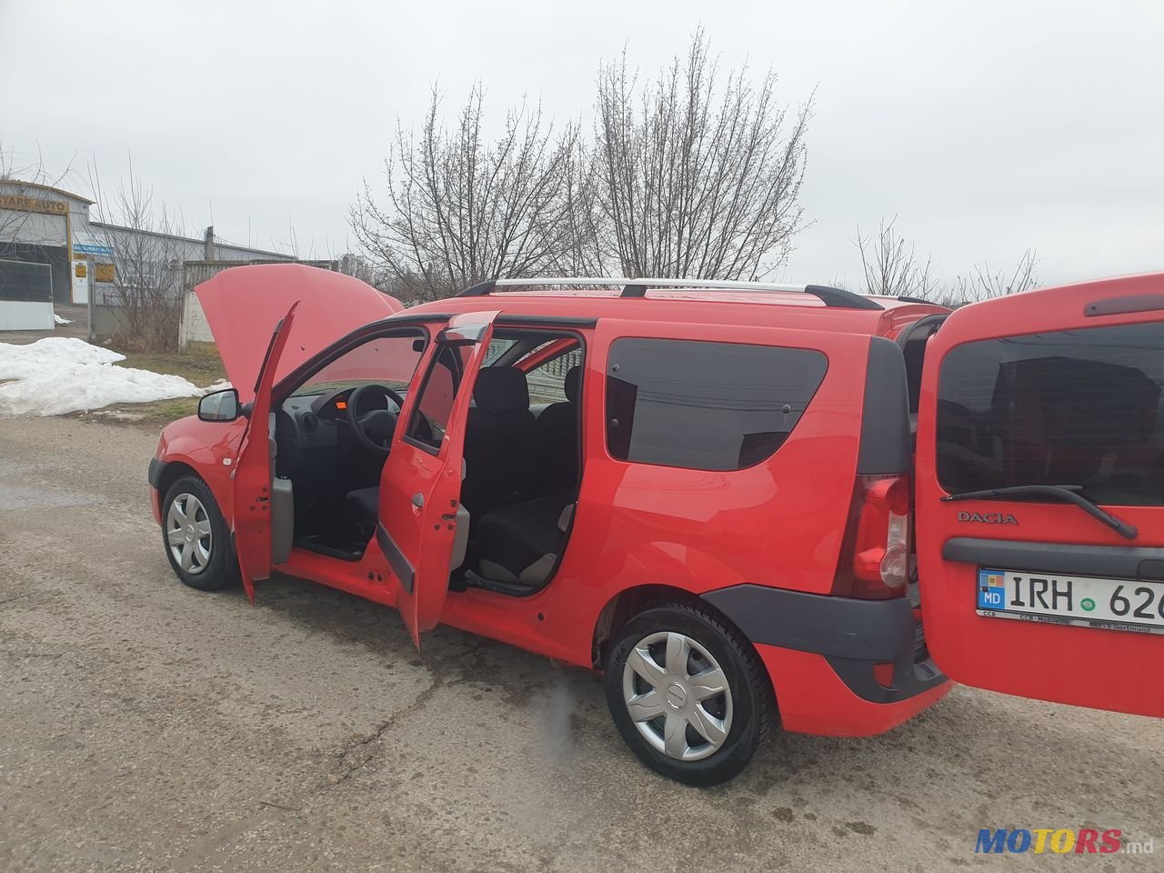 2008' Dacia Logan photo #2