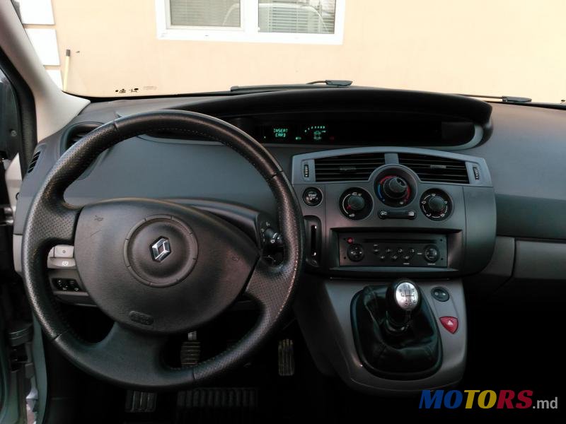 2008' Renault Scenic photo #2