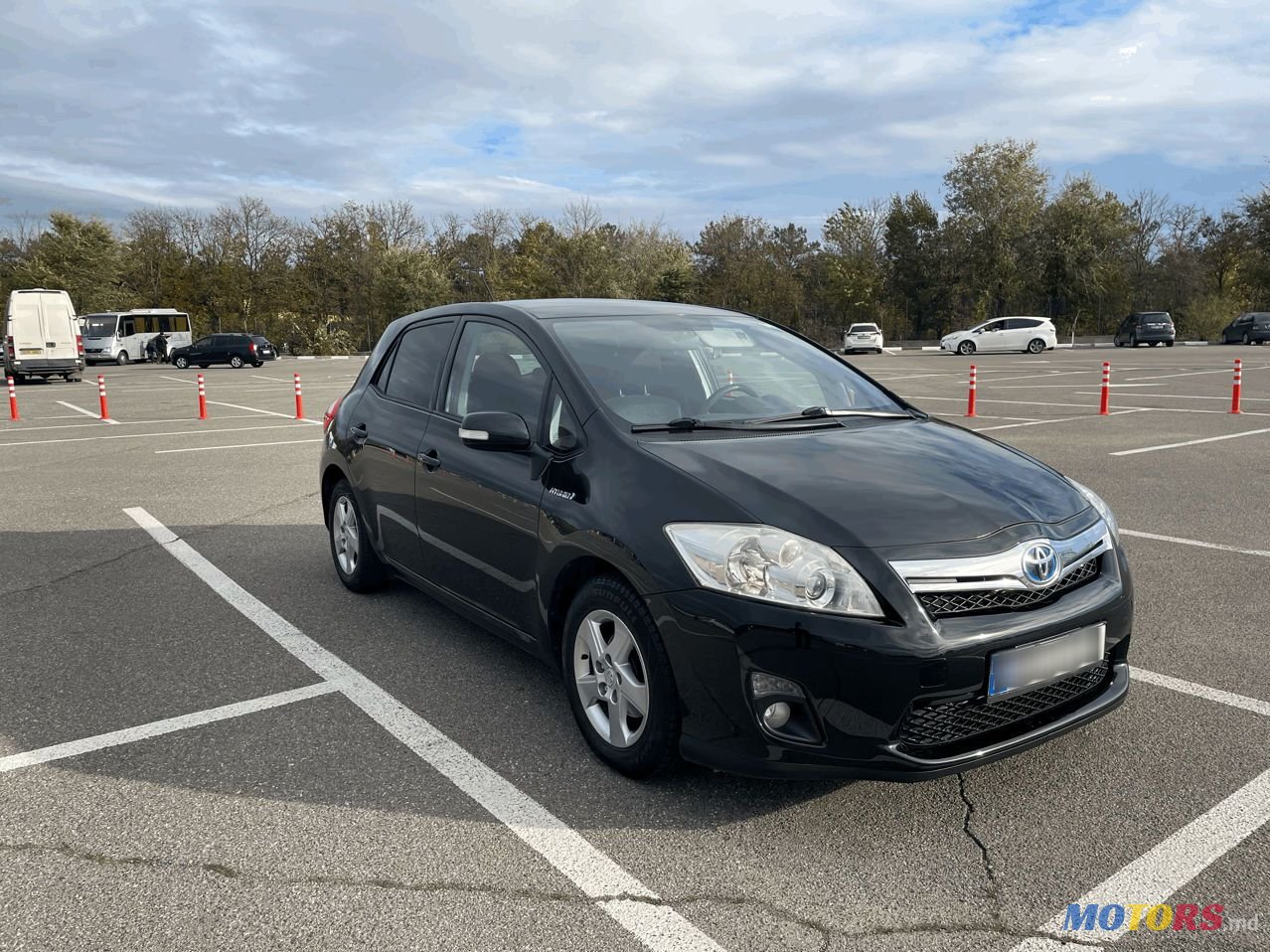 2011' Toyota Auris photo #3