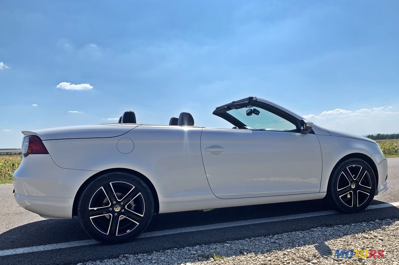 2008' Volkswagen Eos photo #3