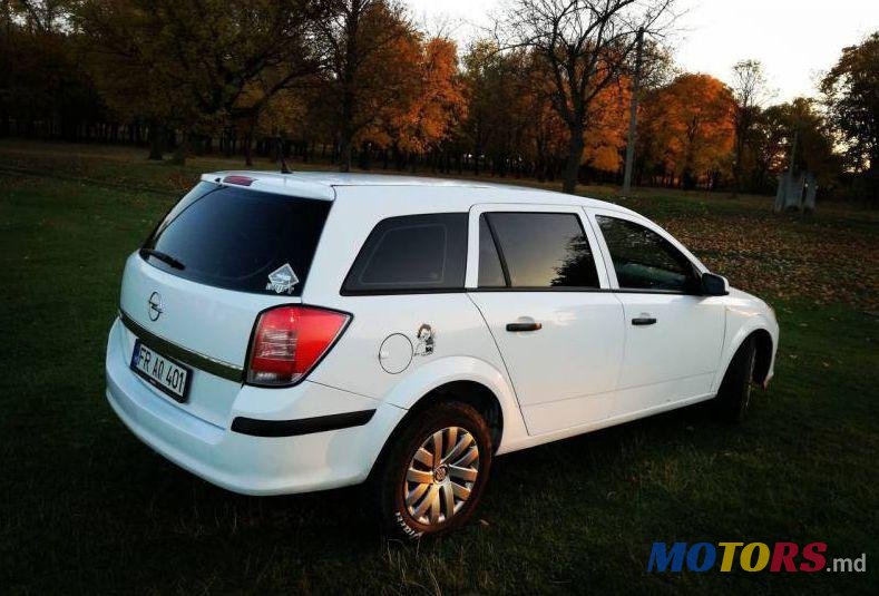 2006' Opel Astra photo #2