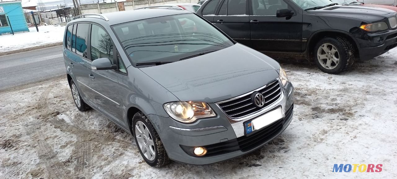 2007' Volkswagen Touran photo #1