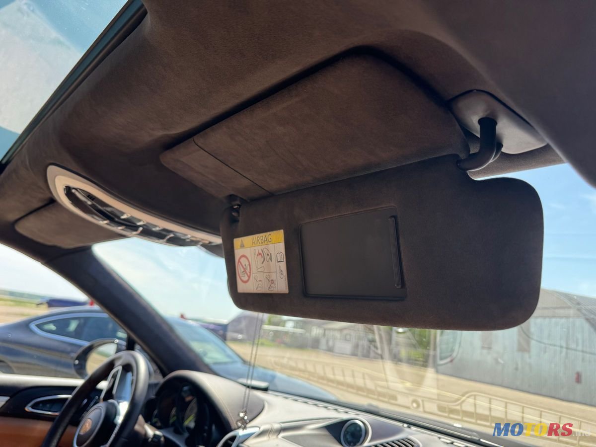 2015' Porsche Cayenne photo #6