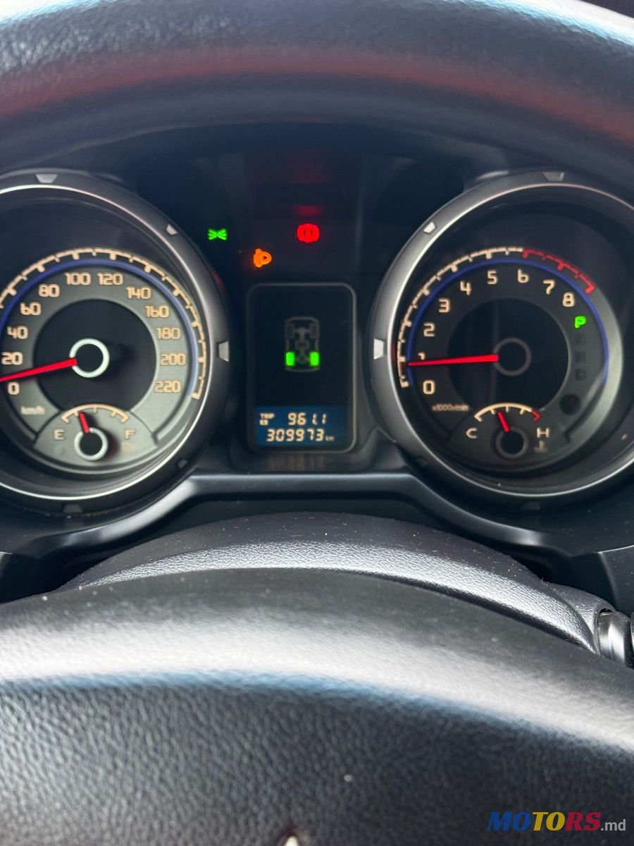 2008' Mitsubishi Pajero photo #6