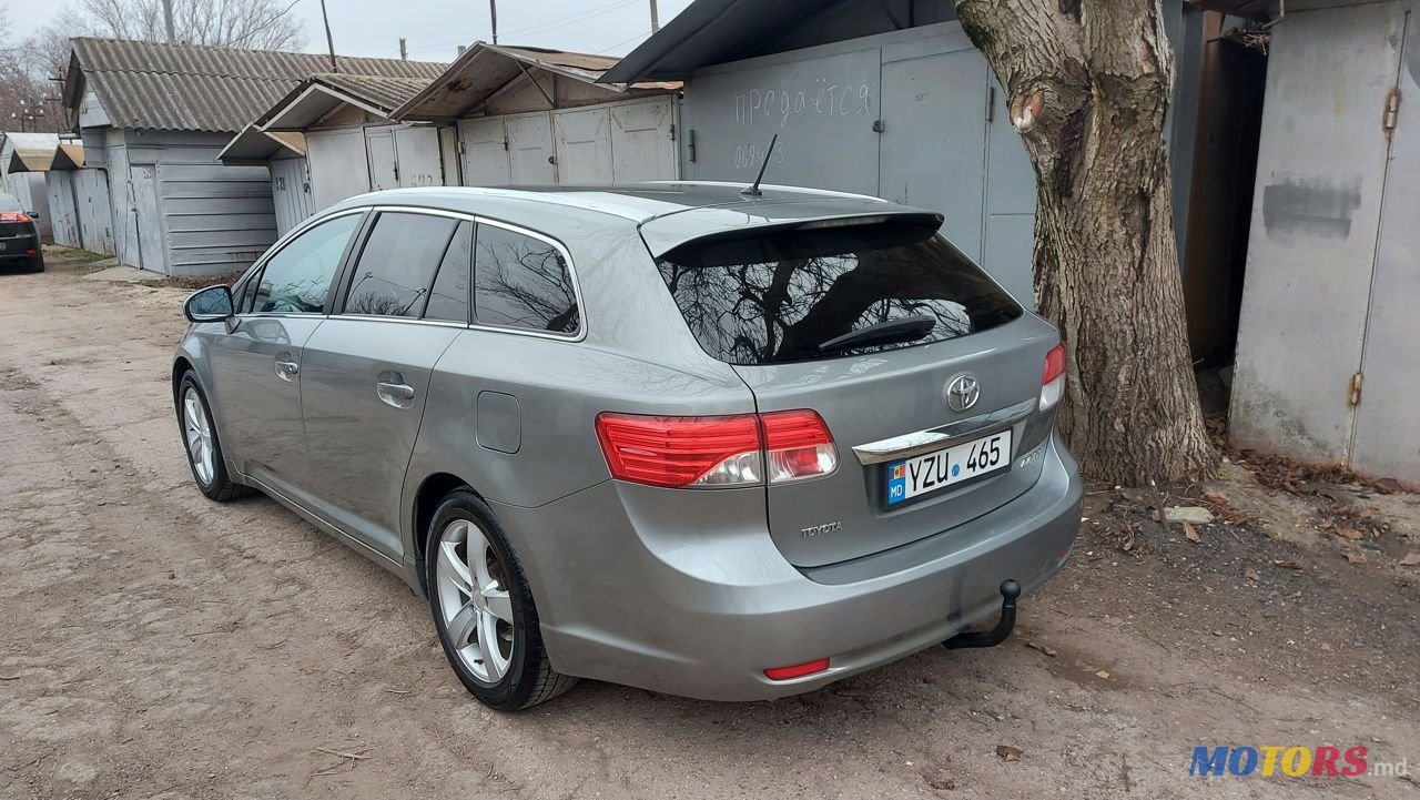 2014' Toyota Avensis photo #3