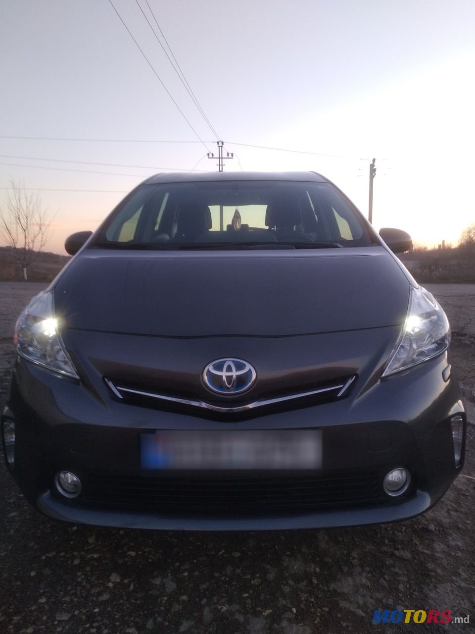 2012' Toyota Prius photo #2