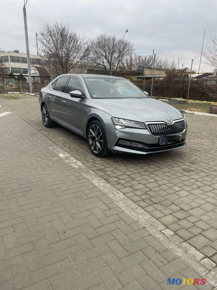 2020' Skoda Superb photo #2