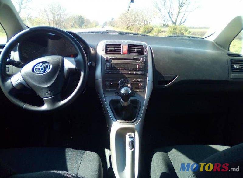 2009' Toyota Auris photo #2