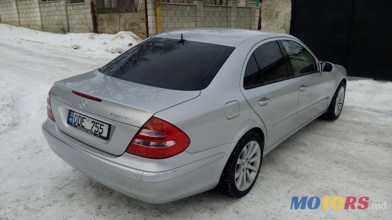 2005' Mercedes-Benz E-Class photo #2