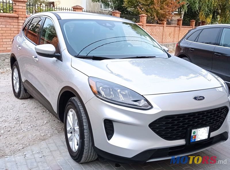 2020' Ford Kuga photo #2