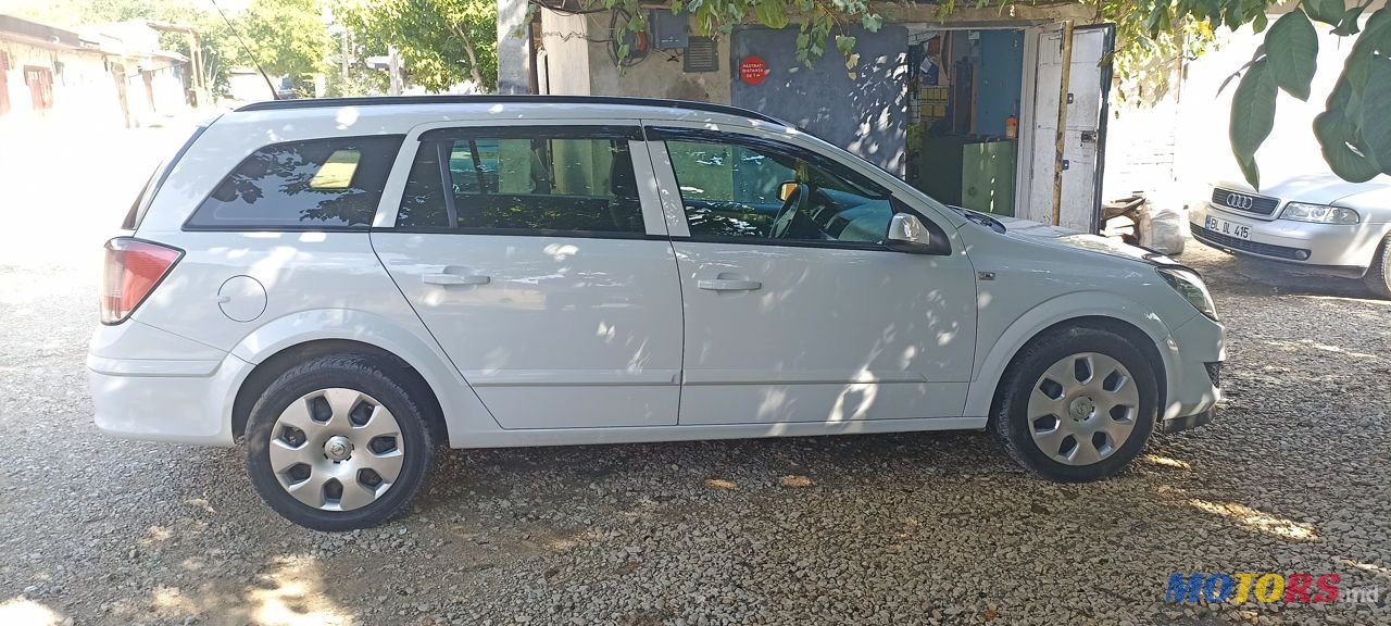 2008' Opel Astra photo #5