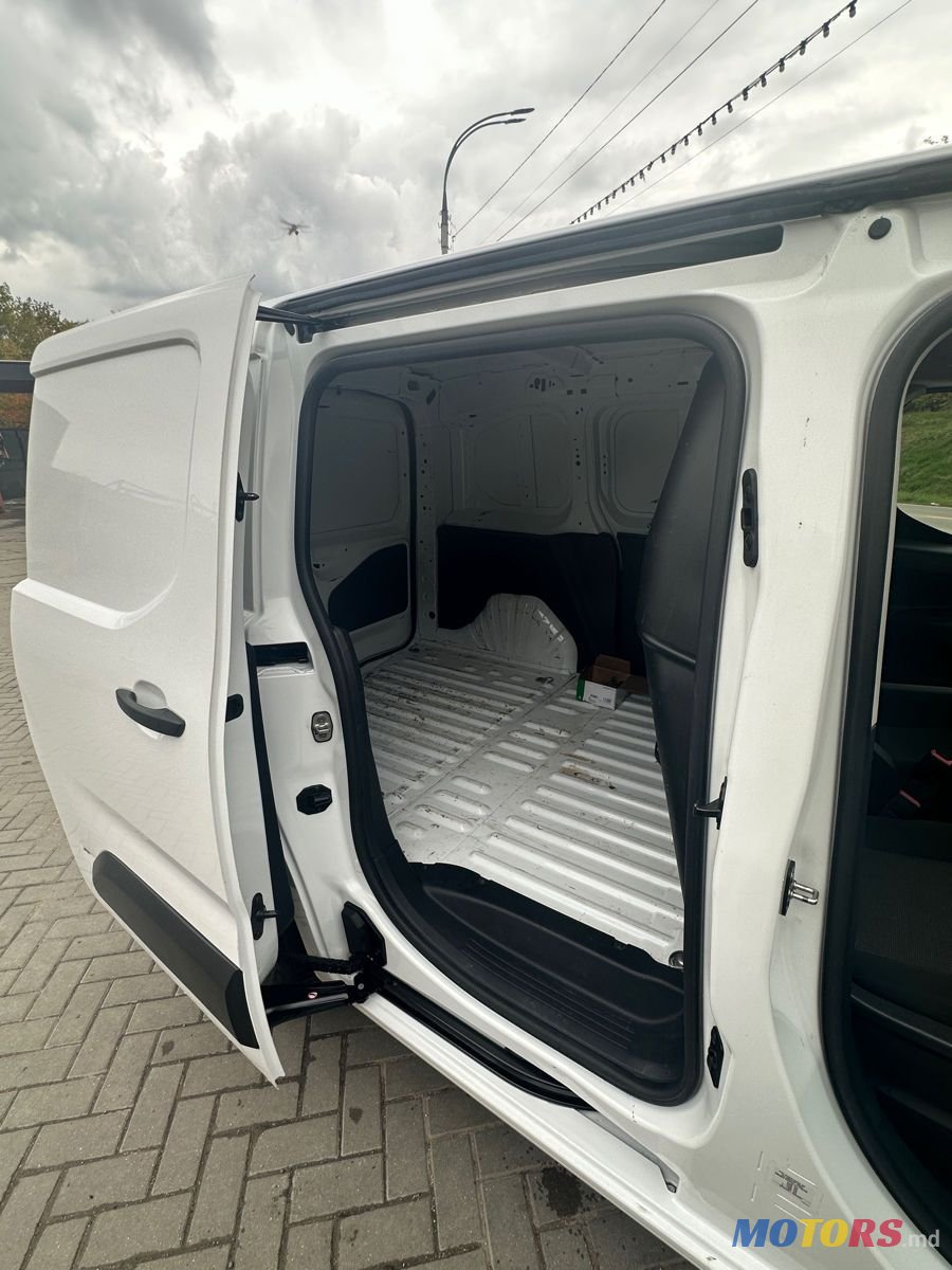 2020' Peugeot Partner photo #6