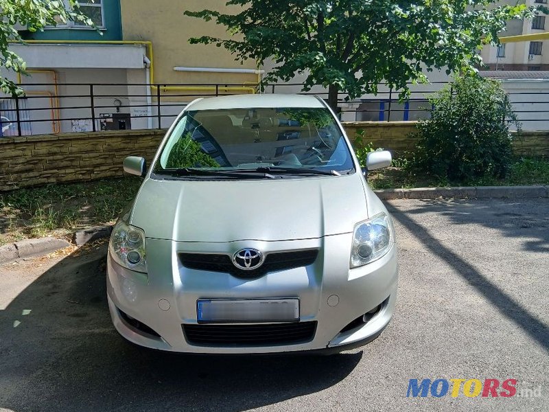 2007' Toyota Auris photo #1