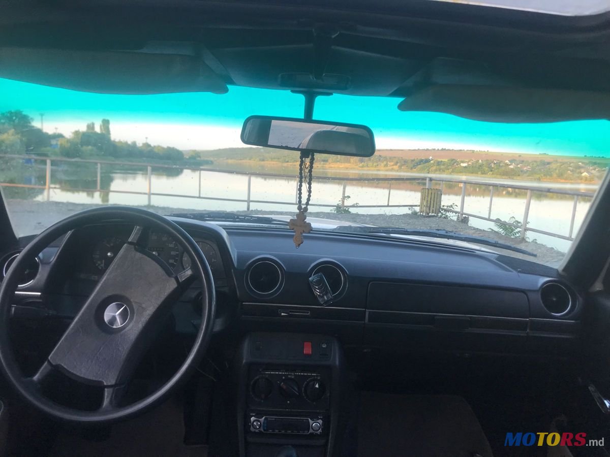 1982' Mercedes-Benz W123 photo #6