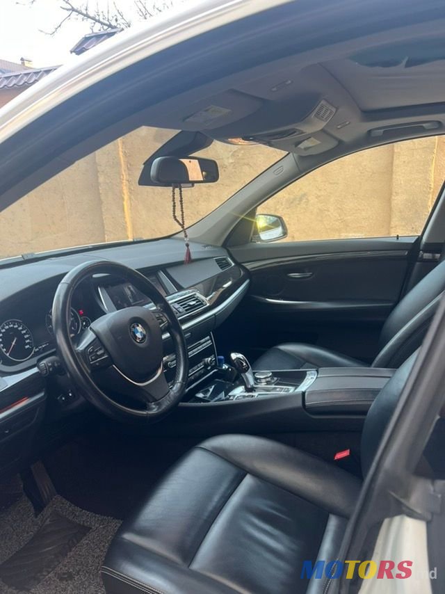 2016' BMW 5 Series GT photo #6