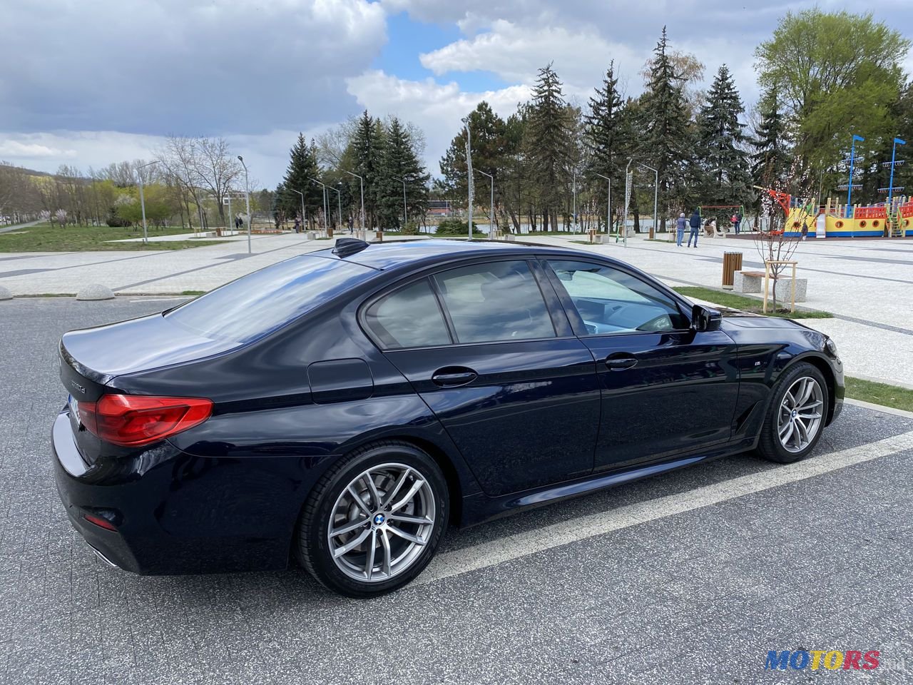 2017' BMW 5 Series photo #5