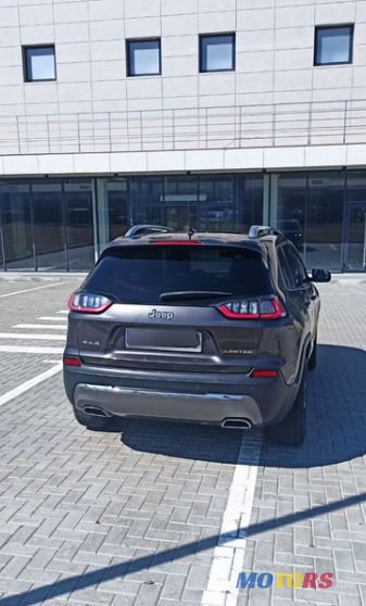 2018' Jeep Cherokee photo #2