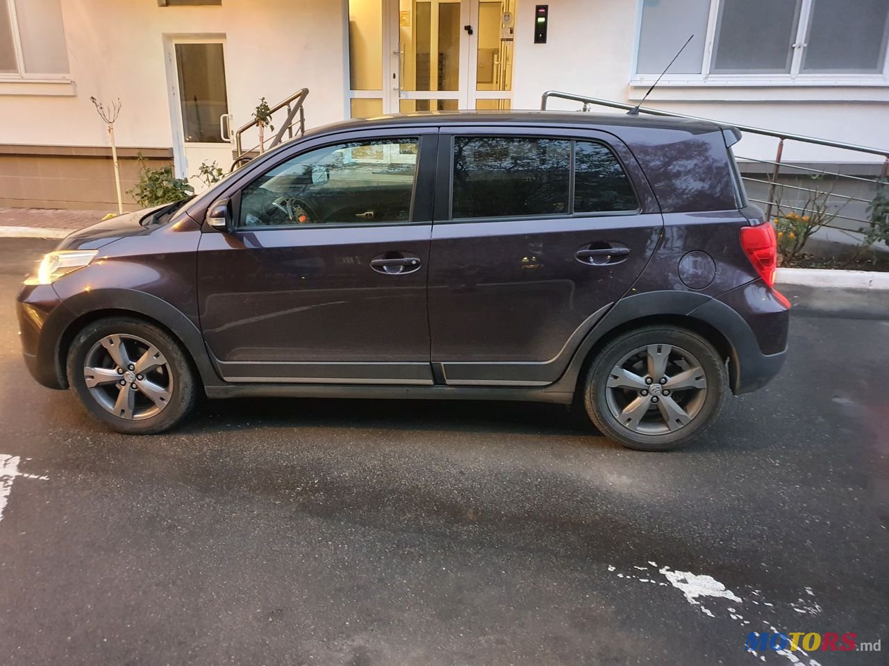 2010' Toyota Urban Cruiser photo #3