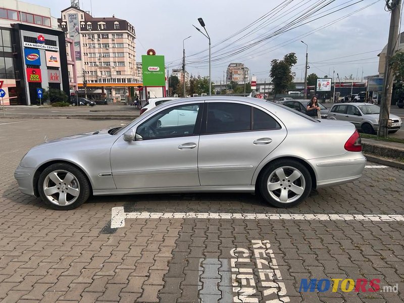 2007' Mercedes-Benz E Класс photo #4