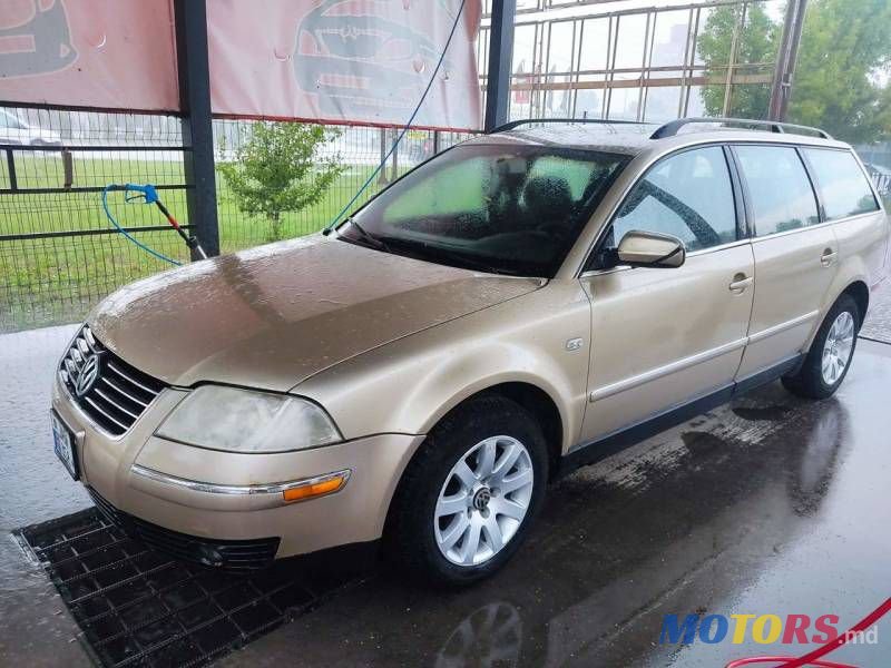 2002' Volkswagen Passat photo #2