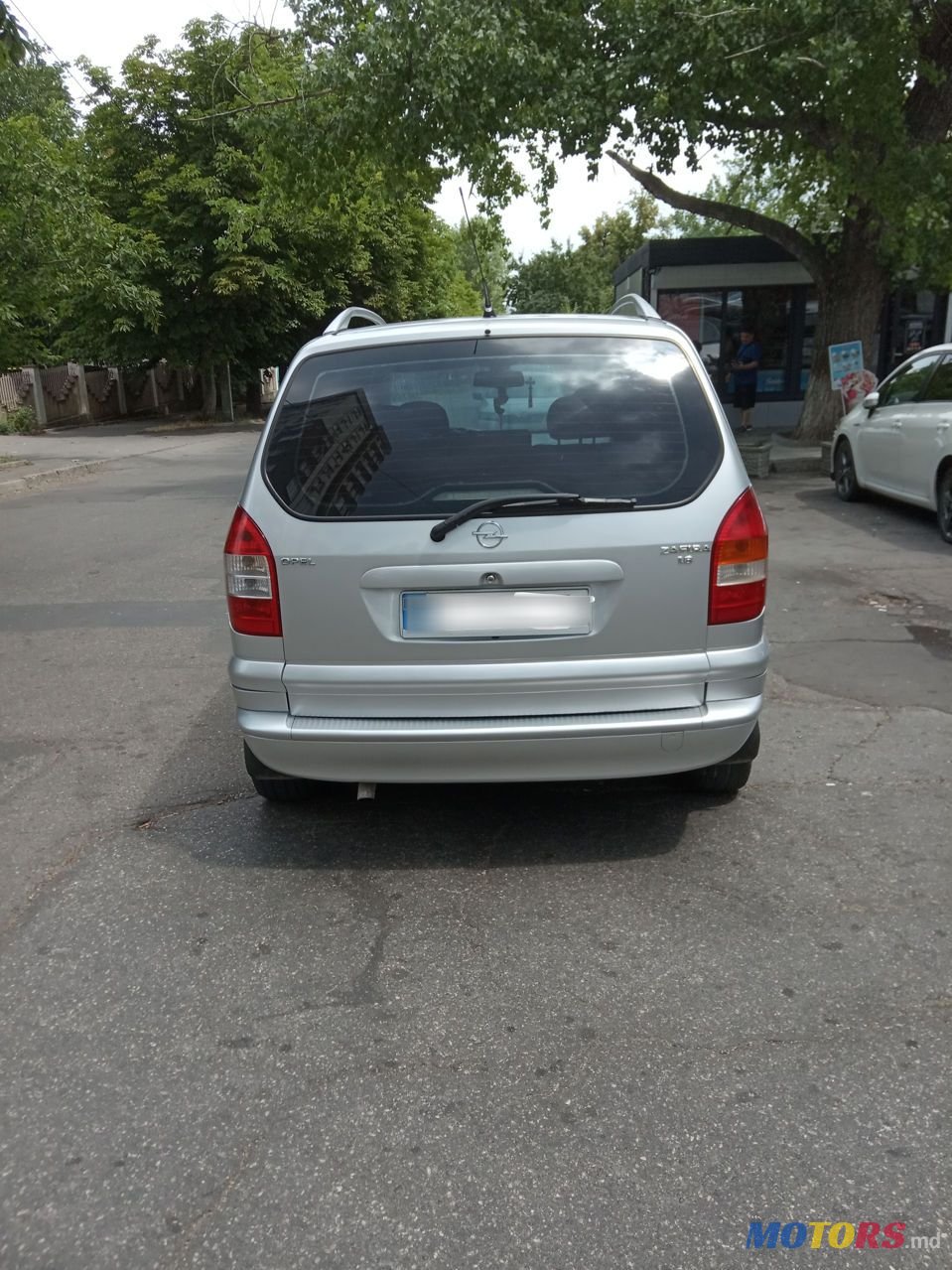 2004' Opel Zafira photo #2