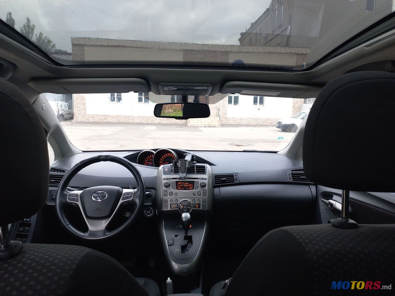 2009' Toyota Verso photo #4