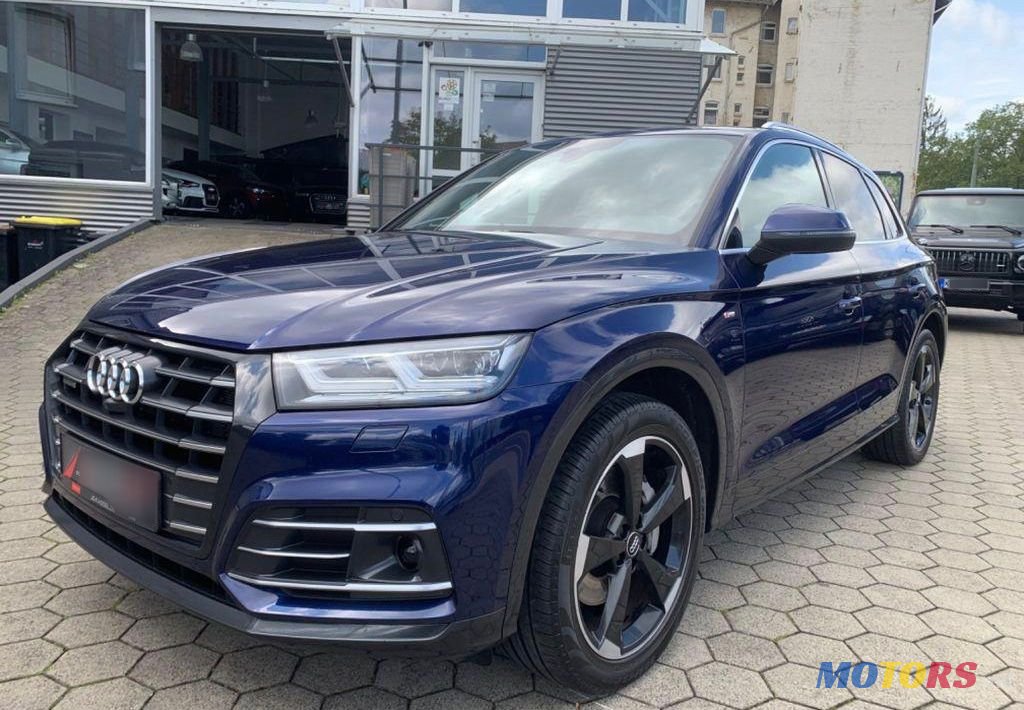 2020' Audi Q5 E-Tron photo #3