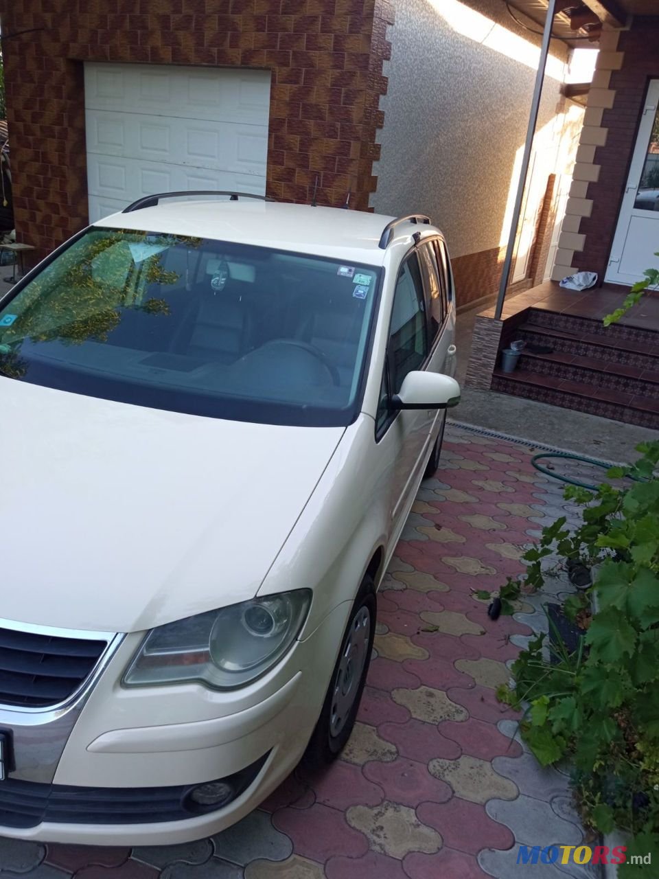 2007' Volkswagen Touran photo #1