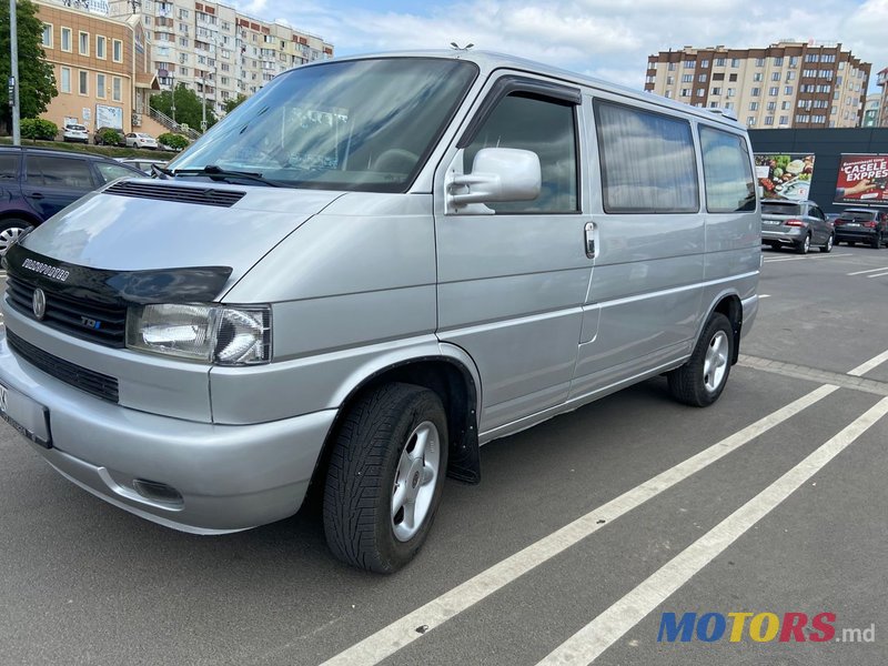 2002' Volkswagen Transporter photo #3