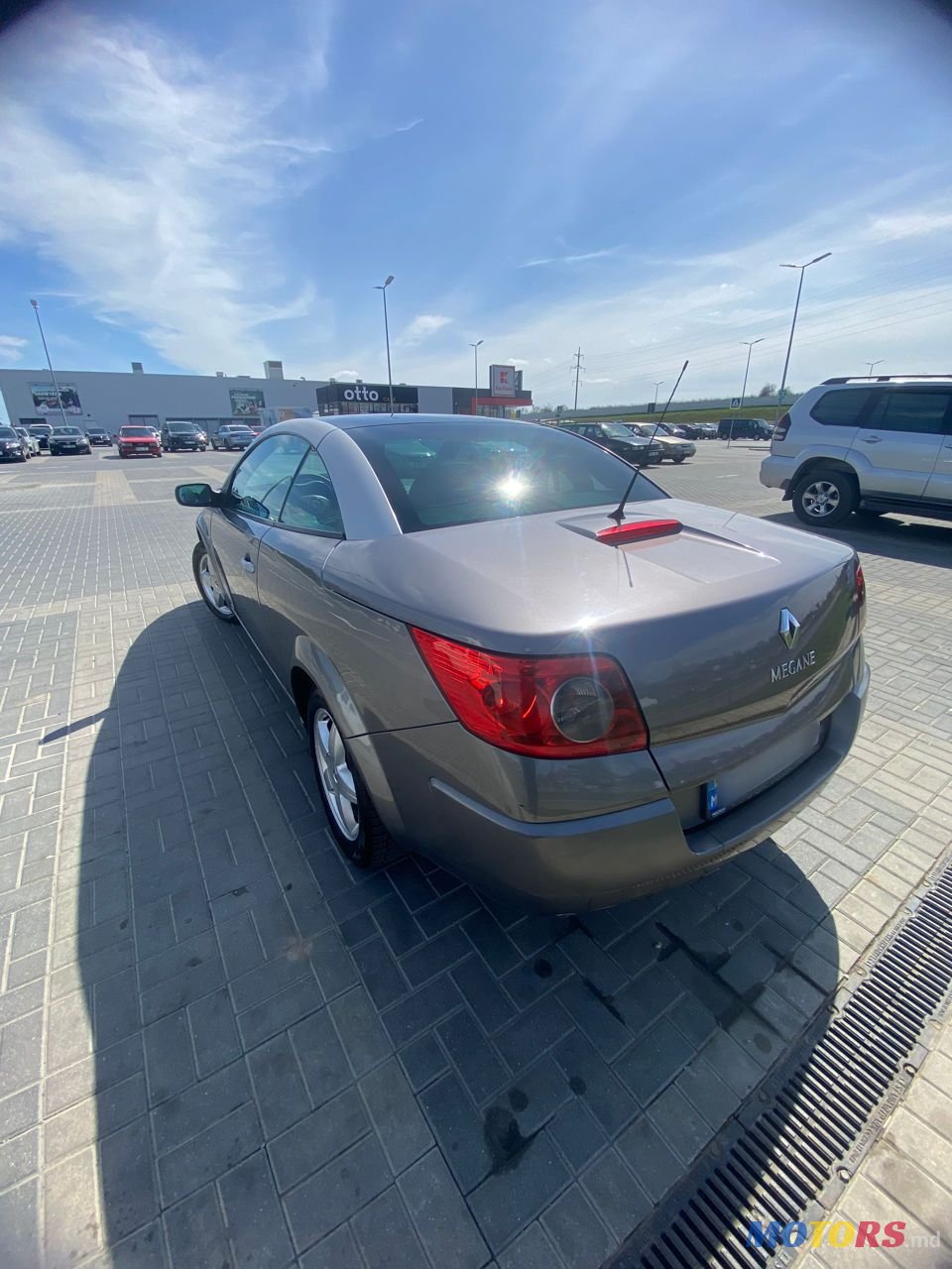 2008' Renault Megane photo #2