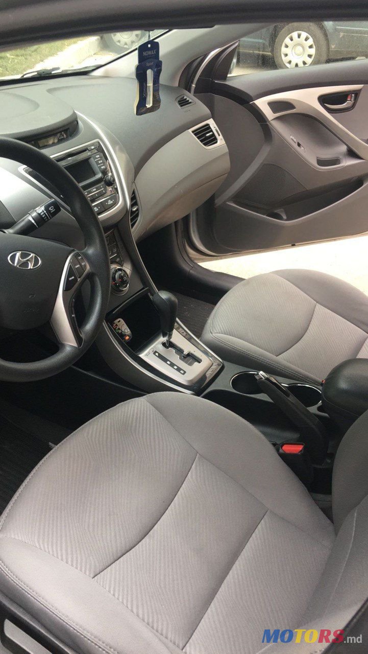 2013' Hyundai Elantra photo #6