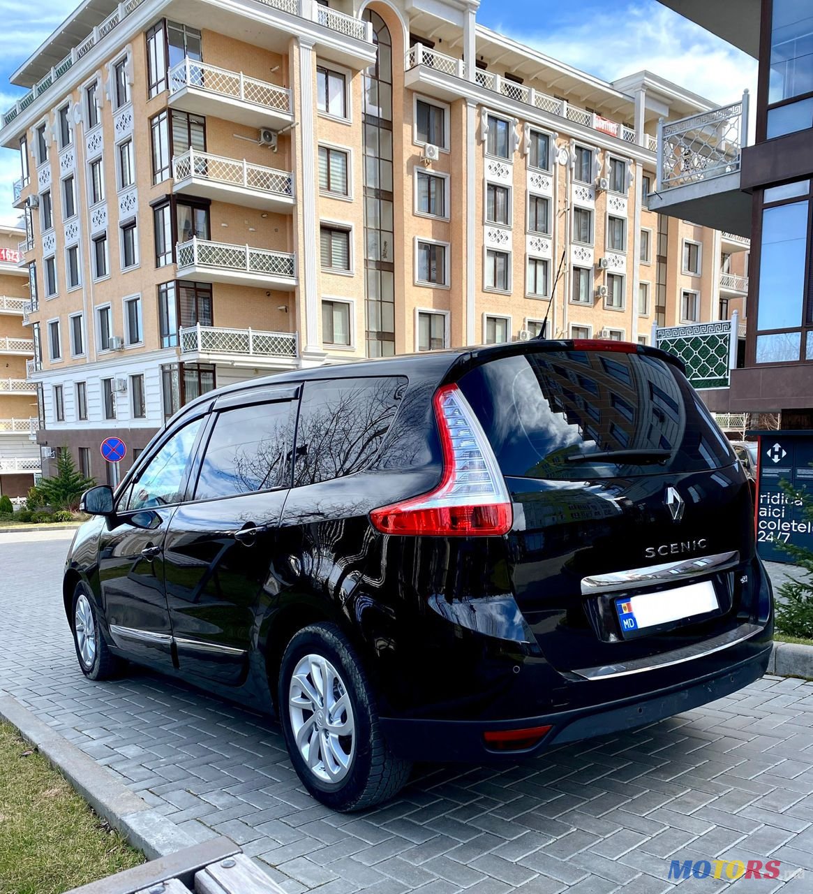 2013' Renault Grand Scenic photo #4