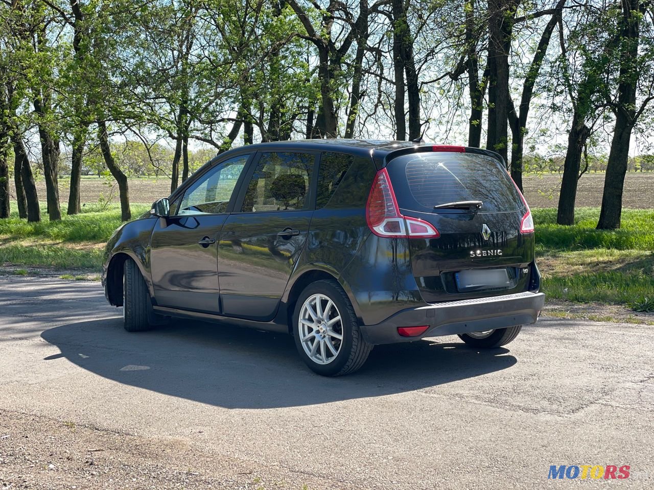 2009' Renault Scenic photo #2