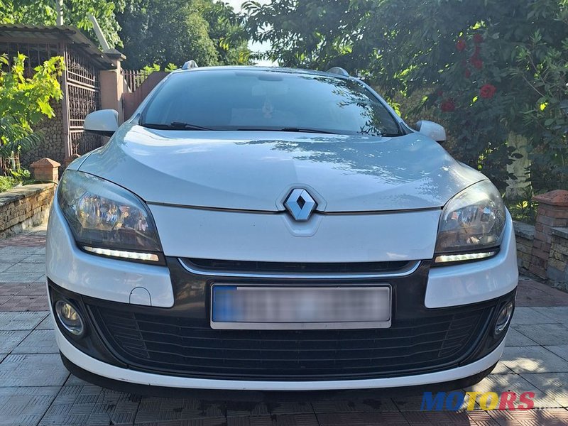 2013' Renault Megane photo #1