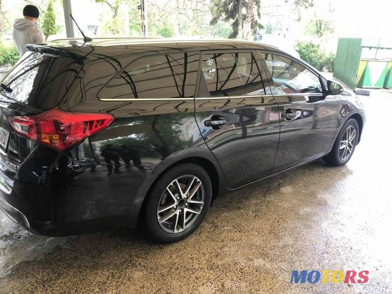 2014' Toyota Auris photo #1