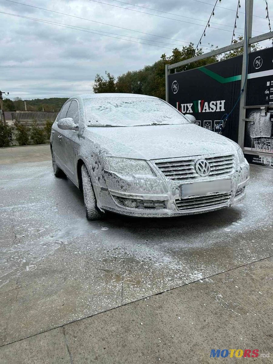 2007' Volkswagen Passat photo #3