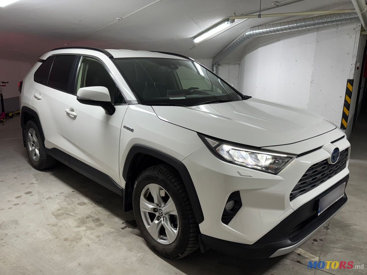 2021' Toyota RAV4 photo #2