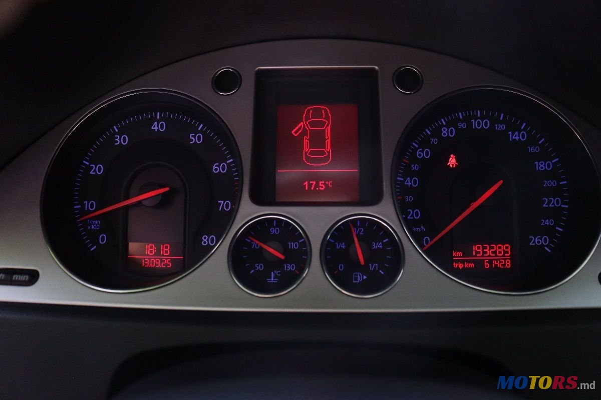 2007' Volkswagen Passat photo #4