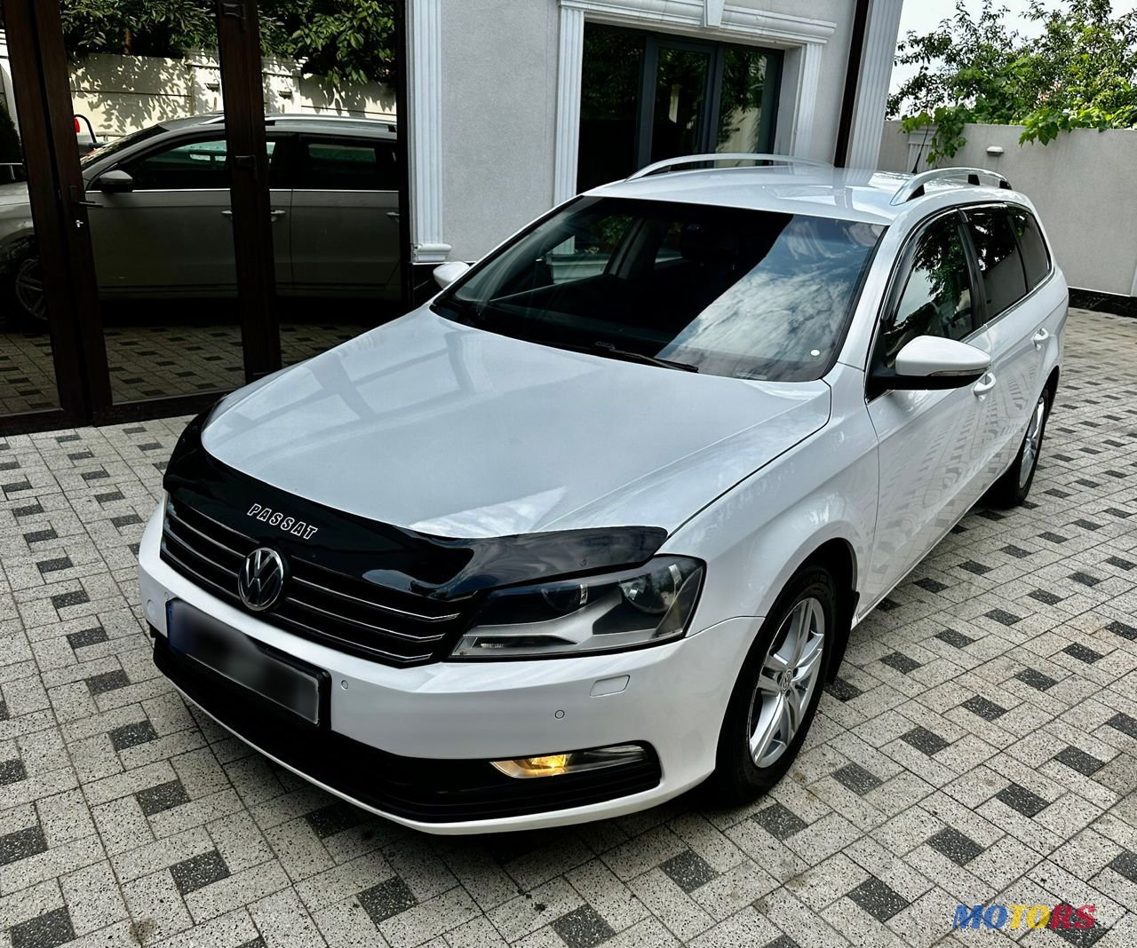 2011' Volkswagen Passat photo #6